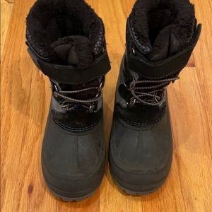 Boys faux fur winter boots !